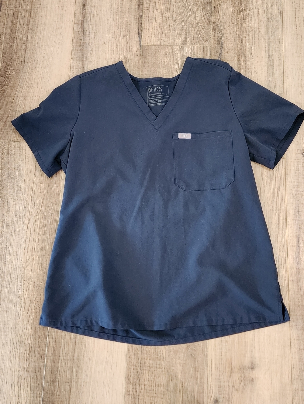 FIGS Technical Collection Scrub Top Women’s Large Navy Blue V-Neck Pocket